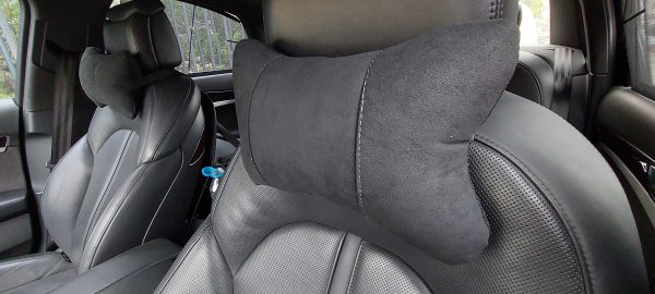 Cuscini per auto di lusso realizzati interamente in Alcantara con o senza logo - immagine 3