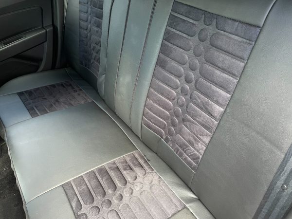 Coprisedili Dacia Duster - Alcantara goffrata ed ecopelle - immagine 8