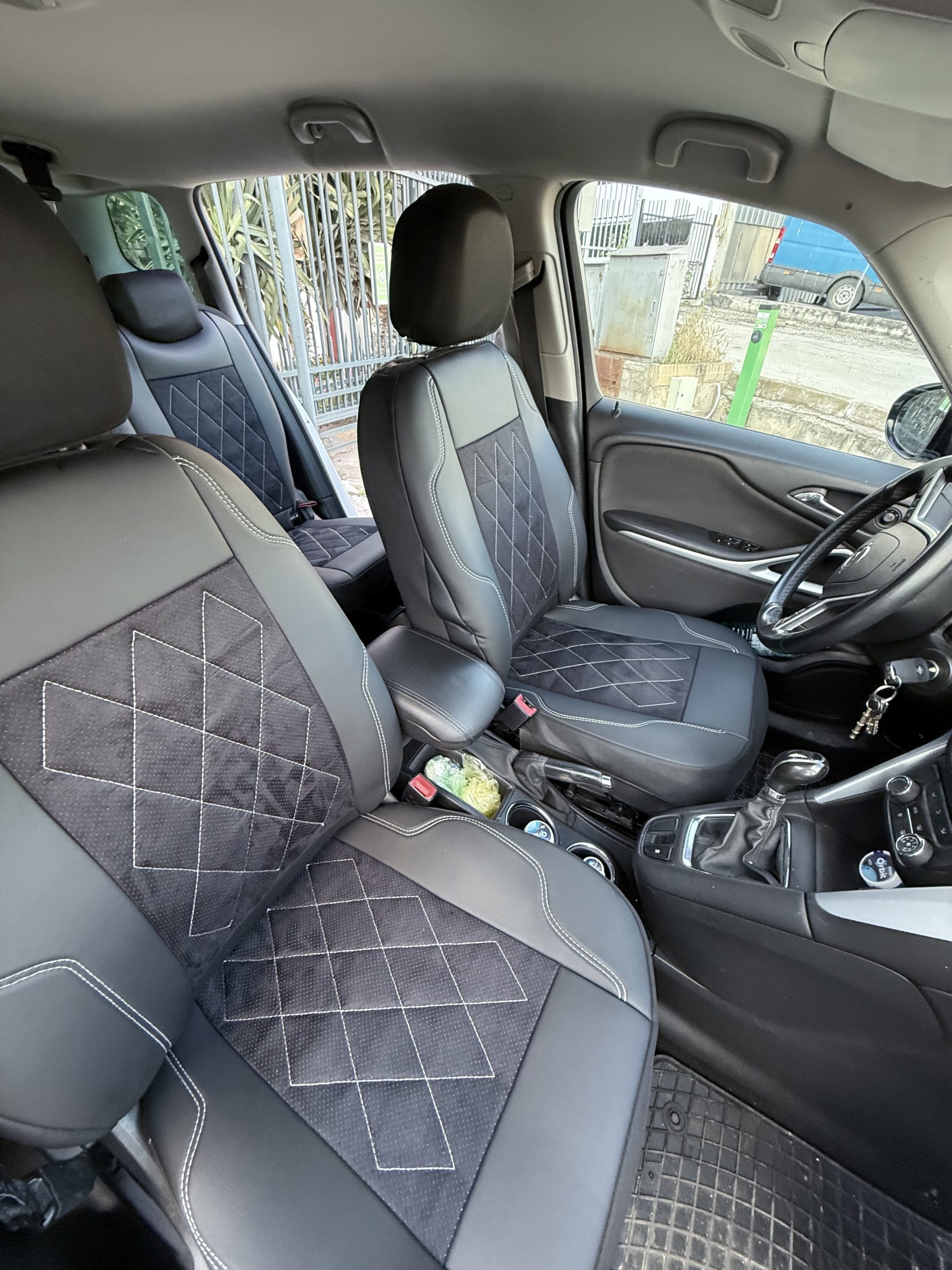 Coprisedili per Zafira C alcantara traforata - immagine 4