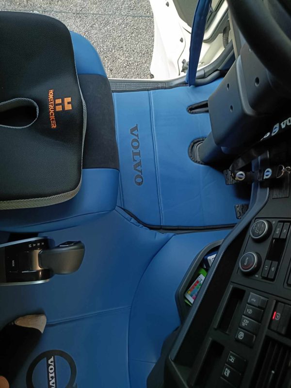 Tappetini in pelle per VOLVO FH4/FH5/FH6 (2013-2025) + copertura del cruscotto - pelle liscia Blu - Image 5