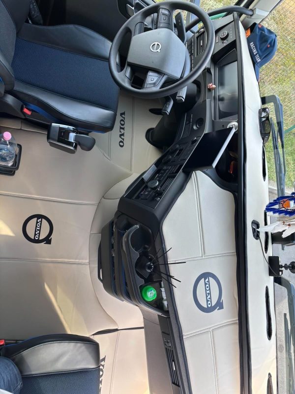 Tappetini in pelle per VOLVO FH4/FH5/FH6 (2013-2025) + copertura del cruscotto - Pelle liscia beige - Image 3