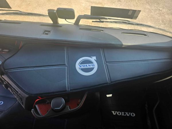 Rivestimento del cruscotto in pelle neagra neteda - VOLVO FH4/FH5/FH6 (2013-2025) - Image 2